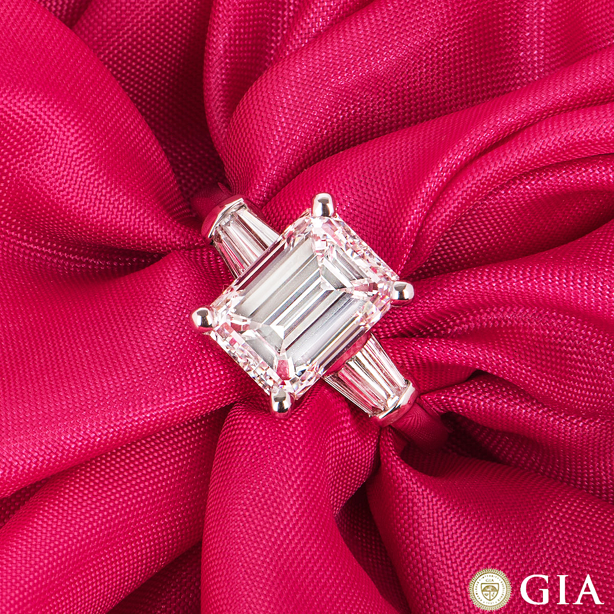 White Gold Emerald Cut Diamond Ring 3.02ct G/VVS2 White Gold Emerald Cut Diamond Ring 3.02ct G/VVS2